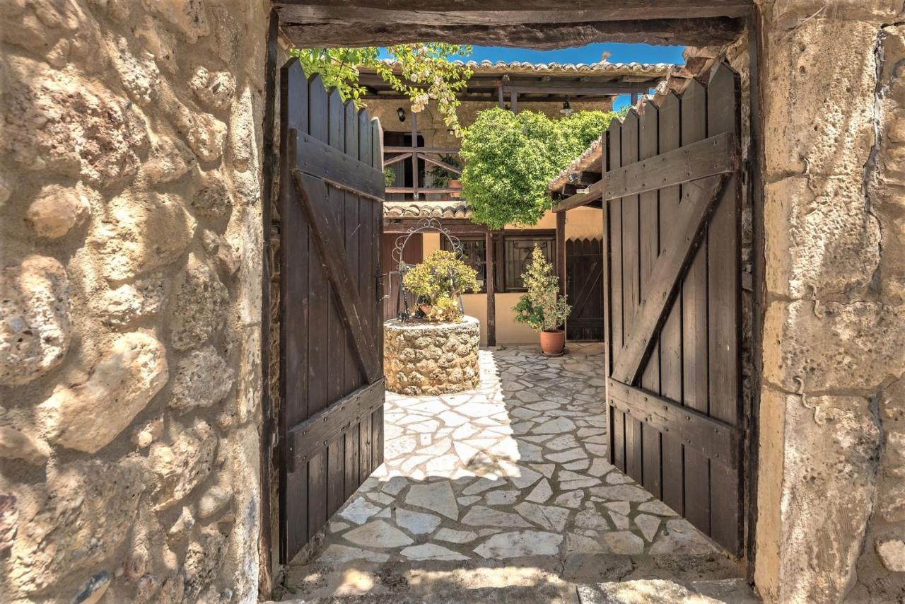 Ampelos Estate Akráta Exterior foto